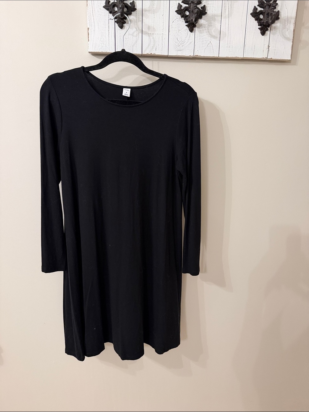 Old Navy Black Long-Sleeve Midi Swing Dress